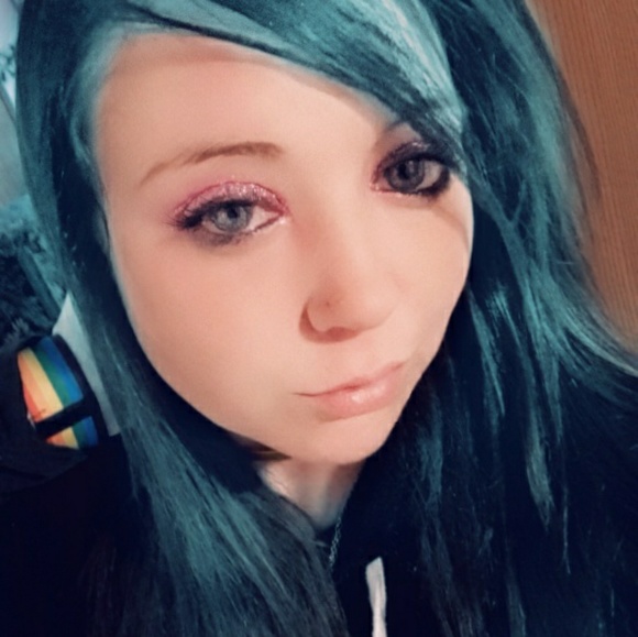 Meet your Queen, Taylor - Picture 4 of 8